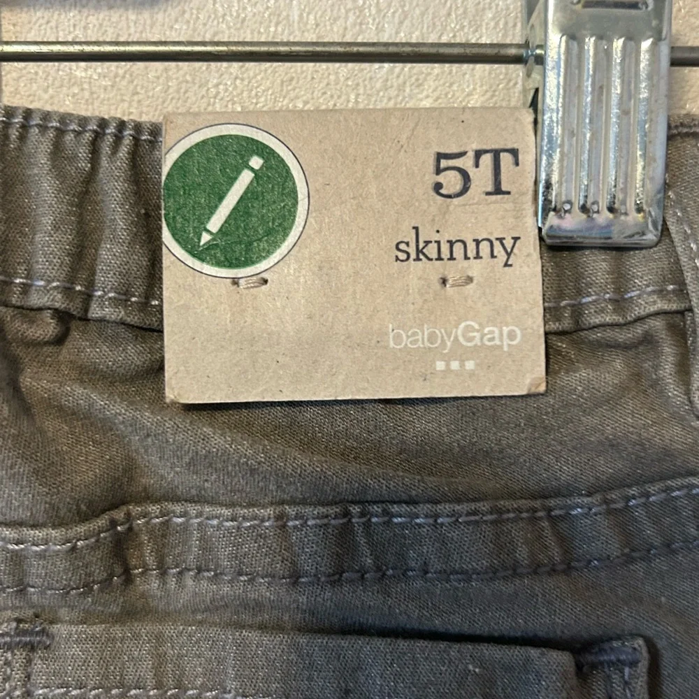 GAP comfortable charcoal